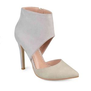 Pointed toe pumps🌿